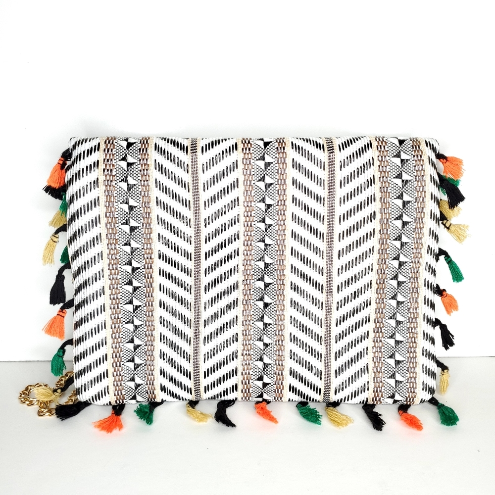 Sondra Roberts Squared Raffia Boho Crossbody Purse - Picture 7 of 7